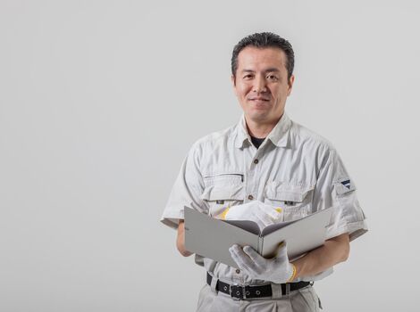 作業服の男性_R