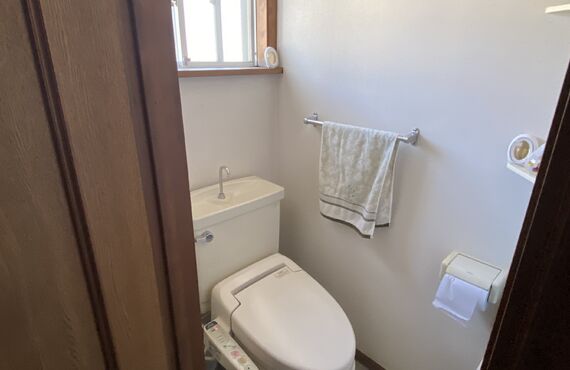 トイレの水漏れ、水回りでお悩みの方はインテルナアカイワで！お見積り無料！