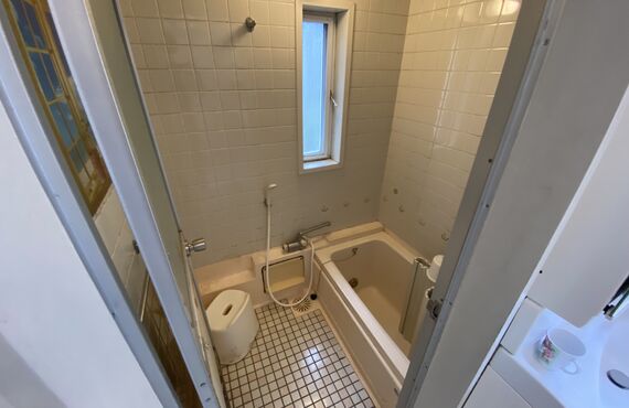 ユニットバス、トイレ、キッチンのリフォームならインテルナアカイワにおまかせください！