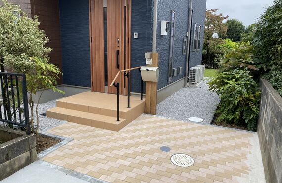 外構工事のお問合せはインテルナアカイワまで！