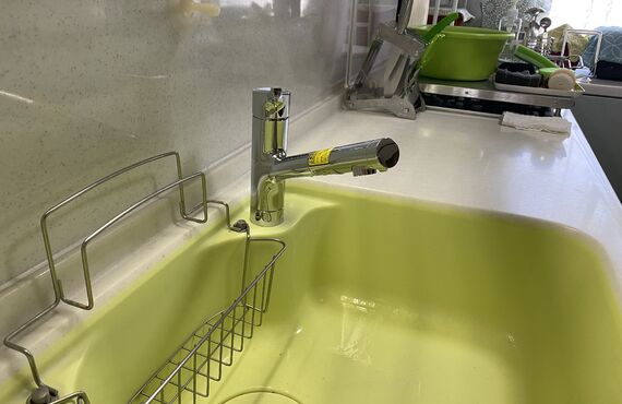 キッチン水栓の水漏れや不具合などお困りの方は是非インテルナアカイワまで、御見積り無料です。